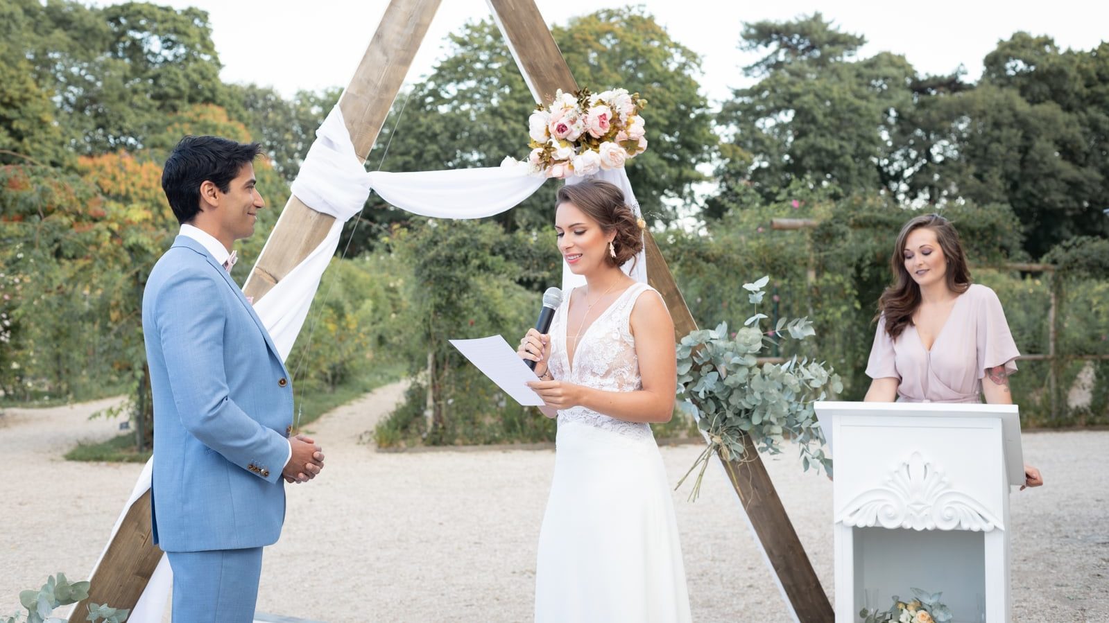 EFFEEDORA - Officiante de cérémonie laïque - wedding planner - Île de France